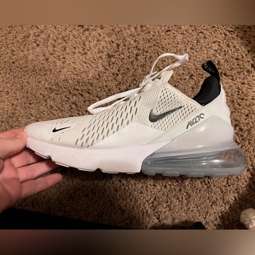 Nike mens air max 270, size 9